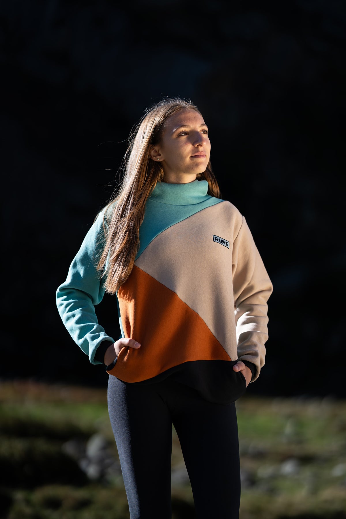 FW26-093 BLOCK Atlas + Leggings DYNO Black (donna frontale, luce serale)