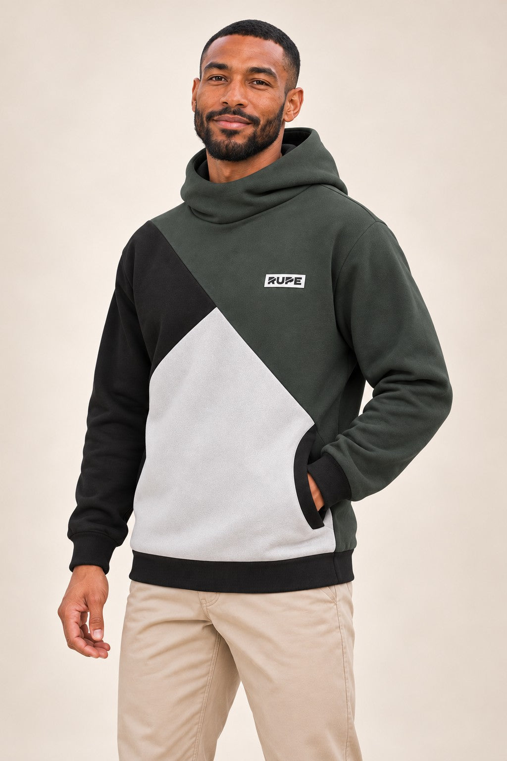 Felpa con cappuccio DIHEDRAL Tuareg a 3 colori indossata da uomo - tre quarti con tasche - Rupe Clothing