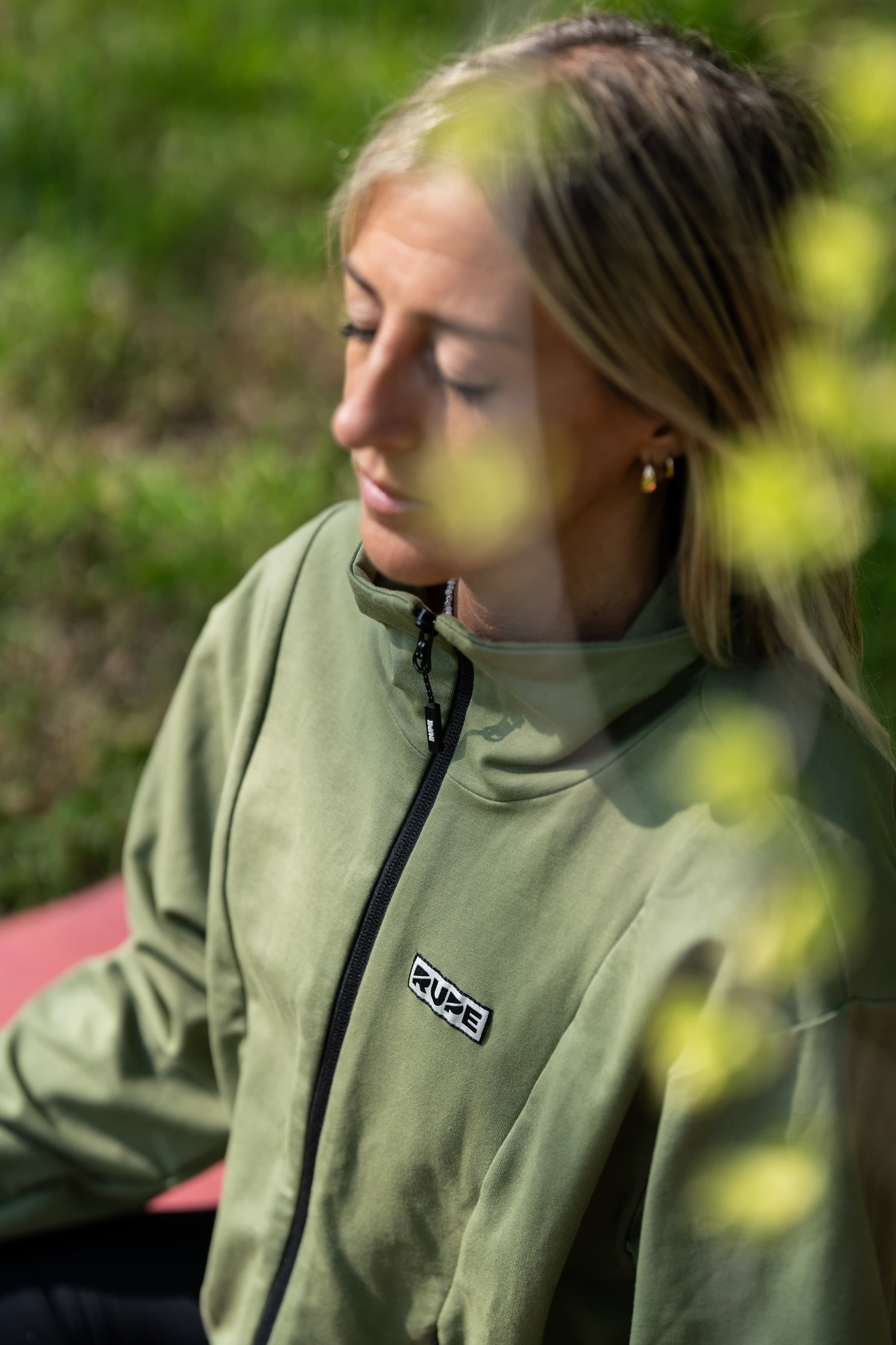 Sweat à capuche léger Climbing Yogi pour femme 