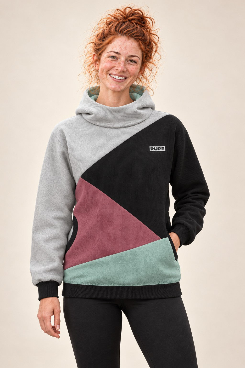 Felpa con cappuccio BLOCK Noa a 4 colori indossata da donna - fronte - Rupe Clothing
